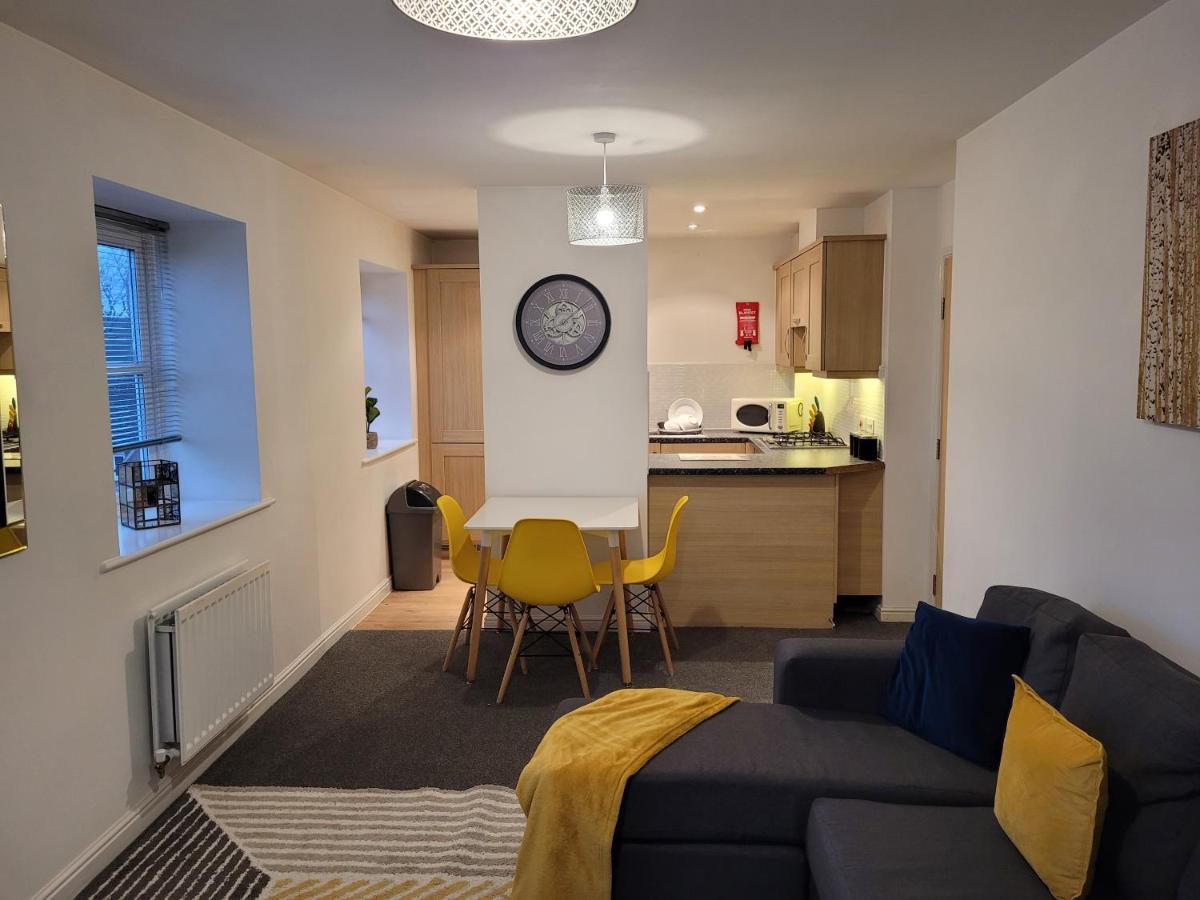 Catchpole Stays Abbey Field Apartment- A Lovely 2 Bed Apartment With Field Views Near Colchester Town Centre エクステリア 写真